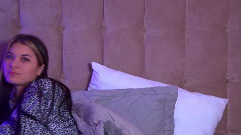 Snapshot of rachellsimpson chatting on 02-21-25, 01:11 RachellSimpson online show from 02-21-25, 01:11