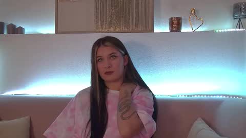 Snapshot of rachellsimpson chatting on 02-23-25, 09:26 RachellSimpson online show from 02-23-25, 09:26