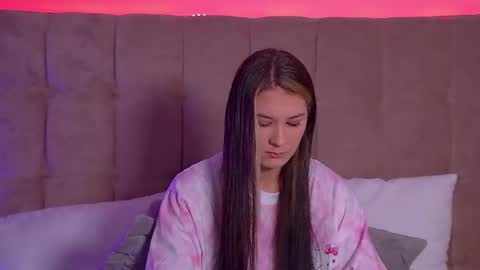 Snapshot of rachellsimpson chatting on 02-27-25, 06:09 RachellSimpson online show from 02-27-25, 06:09