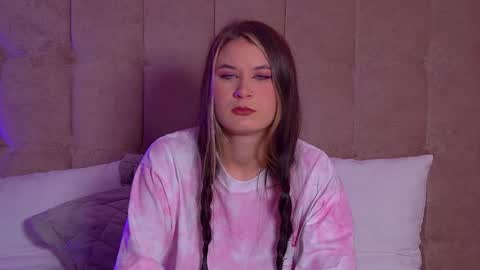 Snapshot of rachellsimpson chatting on 02-27-25, 09:14 RachellSimpson online show from 02-27-25, 09:14