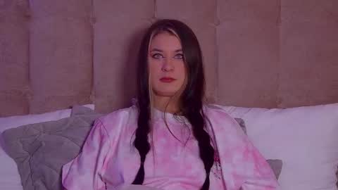 Snapshot of rachellsimpson chatting on 02-28-25, 12:21 RachellSimpson online show from 02-28-25, 12:21