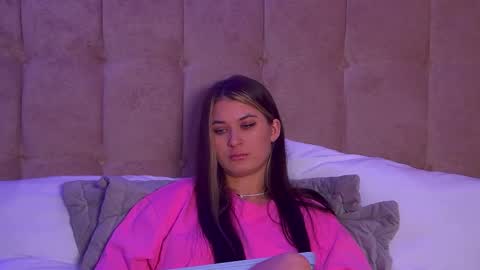 Snapshot of rachellsimpson chatting on 03-11-25, 09:59 RachellSimpson online show from 03-11-25, 09:59