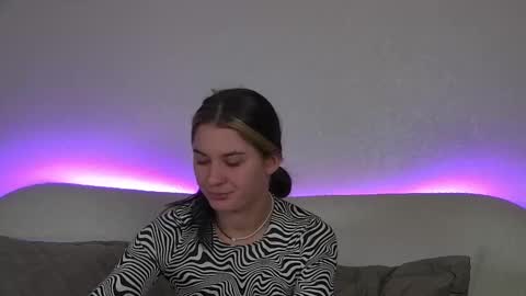 Snapshot of rachellsimpson chatting on 03-12-25, 06:33 RachellSimpson online show from 03-12-25, 06:33