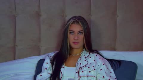 Snapshot of rachellsimpson chatting on 09-09-25, 07:02 RachellSimpson online show from 09-09-25, 07:02