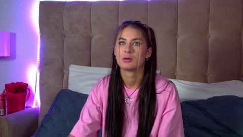 Snapshot of rachellsimpson chatting on 10-10-25, 06:40 RachellSimpson online show from 10-10-25, 06:40