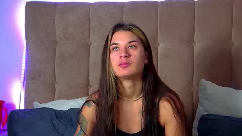 Snapshot of rachellsimpson chatting on 10-14-25, 06:42 RachellSimpson online show from 10-14-25, 06:42