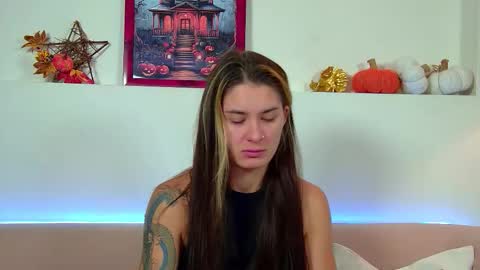 Snapshot of rachellsimpson chatting on 10-26-25, 06:25 RachellSimpson online show from 10-26-25, 06:25