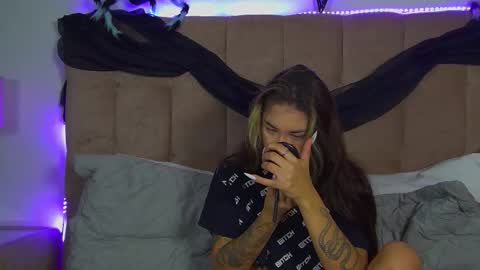 Snapshot of rachellsimpson chatting on 10-31-25, 06:31 RachellSimpson online show from 10-31-25, 06:31