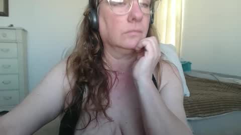 Snapshot of rachelplays chatting on 02-05-26, 04:33 rachelplays online show from 02-05-26, 04:33