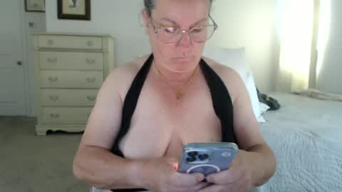 Snapshot of rachelplays chatting on 06-11-26, 07:01 rachelplays online show from 06-11-26, 07:01