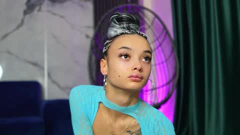 Snapshot of rachelravee chatting on 10-30-25, 05:42 Ann online show from 10-30-25, 05:42