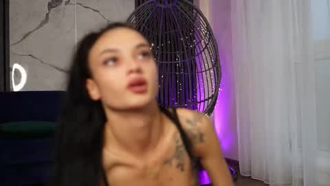 Snapshot of rachelravee chatting on 11-14-25, 05:28 Ann online show from 11-14-25, 05:28