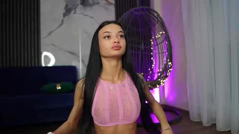 Snapshot of rachelravee chatting on 11-17-25, 05:13 Ann online show from 11-17-25, 05:13