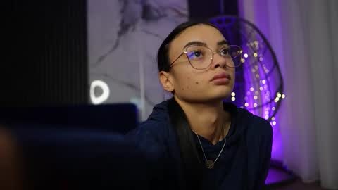 Snapshot of rachelravee chatting on 12-01-25, 05:12 Ann online show from 12-01-25, 05:12