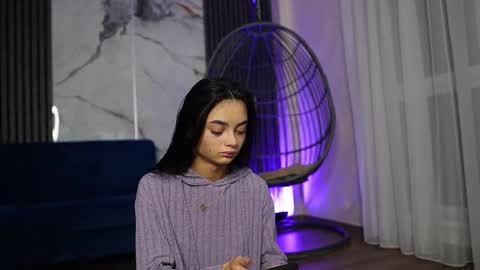 Snapshot of rachelravee chatting on 12-05-25, 05:16 Ann online show from 12-05-25, 05:16