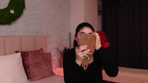 Snapshot of rachelswaan chatting on 02-24-25, 05:54 RachelSwaan online show from 02-24-25, 05:54