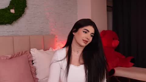 Snapshot of rachelswaan chatting on 02-28-25, 05:59 RachelSwaan online show from 02-28-25, 05:59
