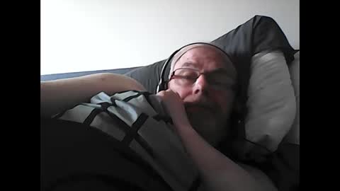 Snapshot of rader50 chatting on 04-05-26, 06:54 rader50 online show from 04-05-26, 06:54