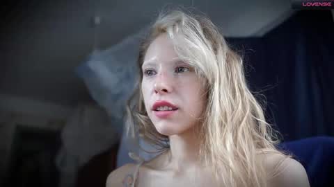 Snapshot of radiant_ada chatting on 10-10-25, 11:09 ada online show from 10-10-25, 11:09