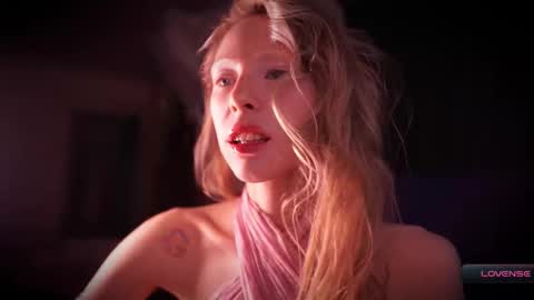 Snapshot of radiant_ada chatting on 11-19-25, 01:11 ada online show from 11-19-25, 01:11