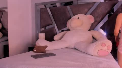 Radiant Naomi online show from 04-08-26, 11:32