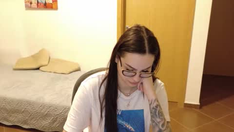 Snapshot of raeeamber_ chatting on 02-01-26, 05:22 sweet peach online show from 02-01-26, 05:22