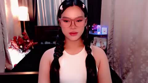 Snapshot of raeganclinton chatting on 10-08-25, 11:46 raeganclinton online show from 10-08-25, 11:46