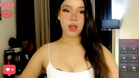 Snapshot of raeganclinton chatting on 11-24-25, 05:40 raeganclinton online show from 11-24-25, 05:40