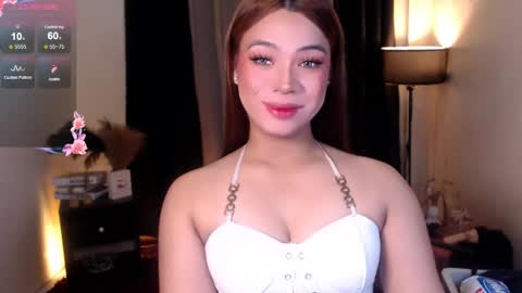 Snapshot of raeganclinton chatting on 05-31-26, 12:19 raeganclinton online show from 05-31-26, 12:19