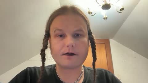 Snapshot of raeganv chatting on 02-10-26, 11:36 raeganv online show from 02-10-26, 11:36