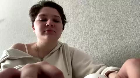 Emmie online show from 05-18-26, 12:40