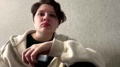 Emmie online show from 05-19-26, 12:38