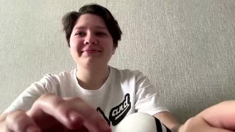 Emmie online show from 05-23-26, 01:00