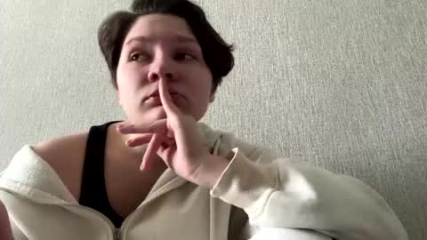 Emmie online show from 05-29-26, 01:14