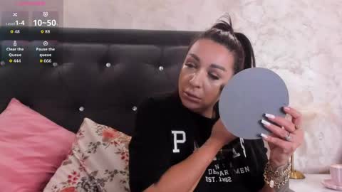 raelledarkstar online show from 05-21-26, 07:37