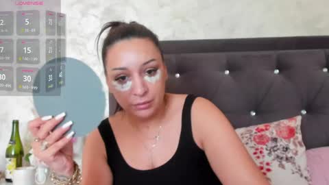 raelledarkstar online show from 05-26-26, 07:15