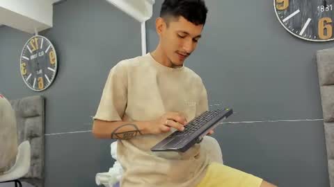 Raf Koons online show from 07-09-26, 03:21