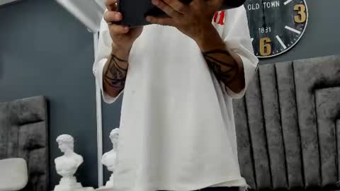 Raf Koons online show from 07-10-26, 03:33