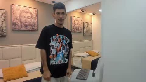 Raf Koons online show from 07-15-26, 03:34