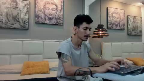 Raf Koons online show from 07-16-26, 03:01