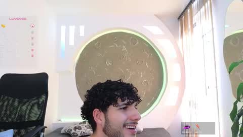 Snapshot of rafael_mendez chatting on 09-10-25, 08:42 R A F A E L online show from 09-10-25, 08:42