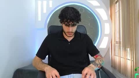 Snapshot of rafael_mendez chatting on 09-19-25, 09:26 R A F A E L online show from 09-19-25, 09:26