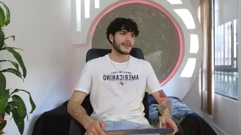 Snapshot of rafael_mendez chatting on 09-23-25, 09:51 R A F A E L online show from 09-23-25, 09:51