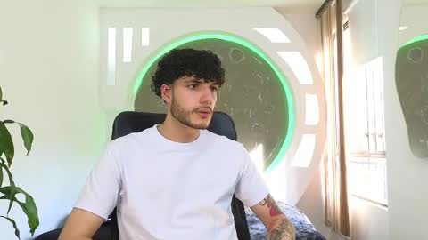 Snapshot of rafael_mendez chatting on 10-03-25, 08:50 R A F A E L online show from 10-03-25, 08:50