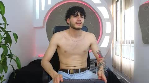 Snapshot of rafael_mendez chatting on 10-04-25, 09:35 R A F A E L online show from 10-04-25, 09:35