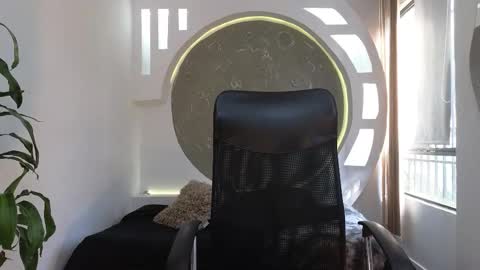 Snapshot of rafael_mendez chatting on 10-16-25, 08:43 R A F A E L online show from 10-16-25, 08:43