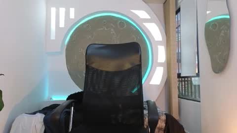 Snapshot of rafael_mendez chatting on 10-22-25, 08:52 R A F A E L online show from 10-22-25, 08:52