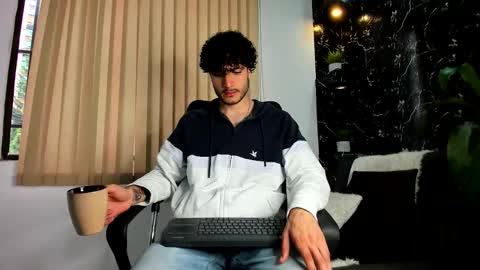 Snapshot of rafael_mendez chatting on 11-19-25, 08:53 R A F A E L online show from 11-19-25, 08:53