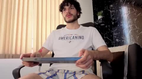 Snapshot of rafael_mendez chatting on 12-13-25, 08:47 R A F A E L online show from 12-13-25, 08:47