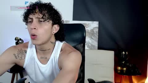 Snapshot of rafaelstone chatting on 03-29-26, 02:33 IG online show from 03-29-26, 02:33